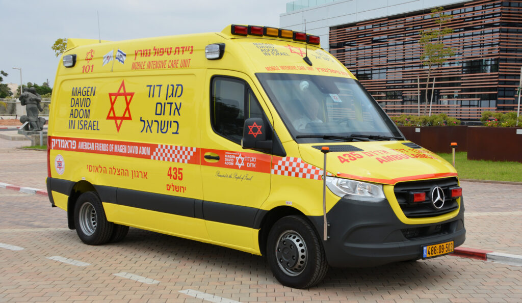 Ambulan Caremedic – Perkhidmatan Kecemasan Cepat & Selamat, Kenderaan Moden dengan Teknologi Terkini